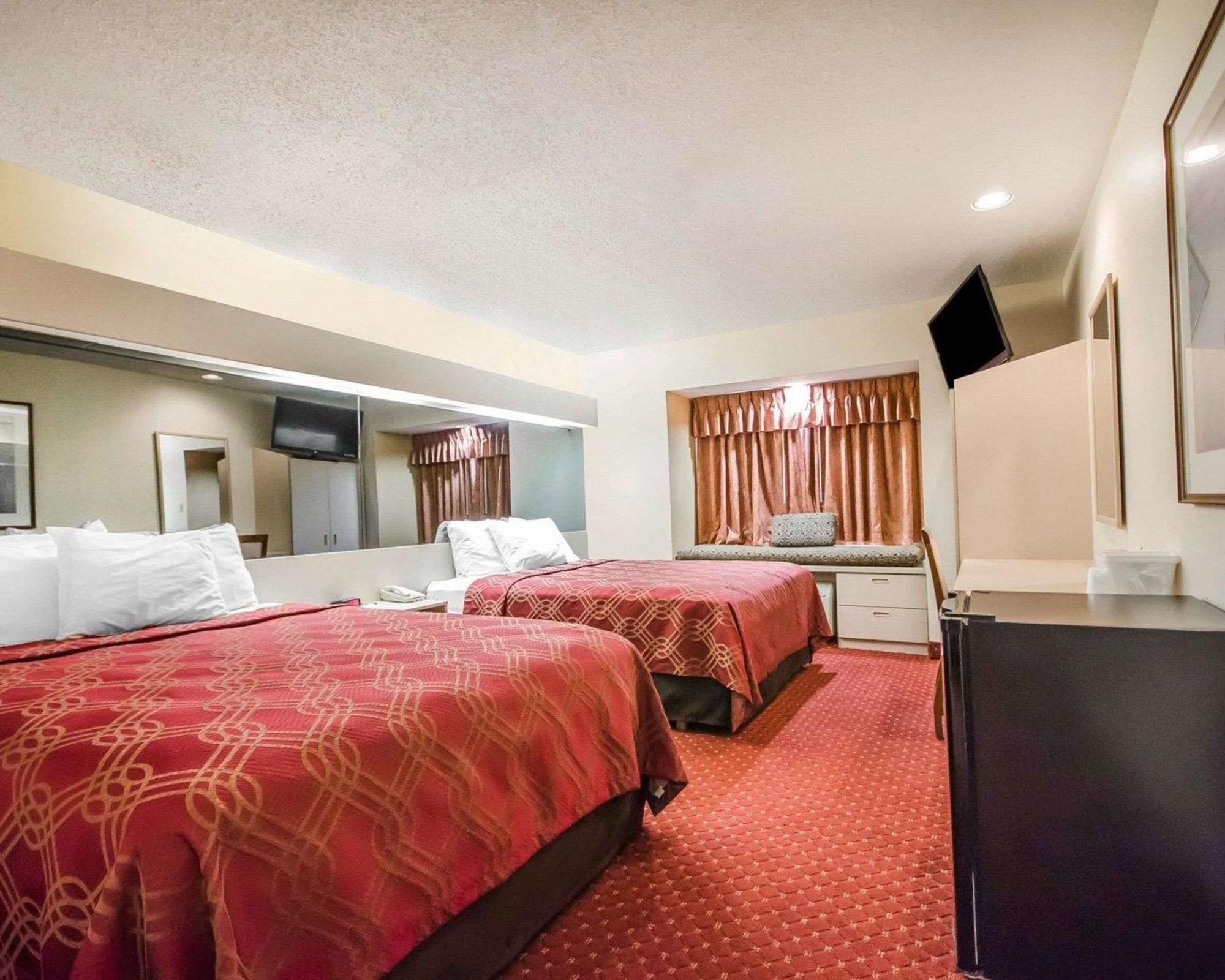 Econo Lodge Inn & Suites Evansville Stevenson Exterior foto