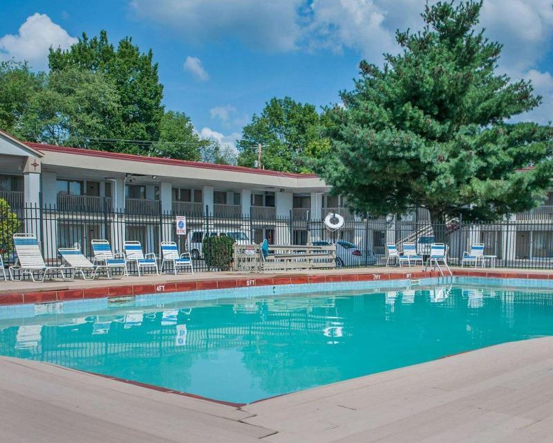 Econo Lodge Inn & Suites Evansville Stevenson Exterior foto